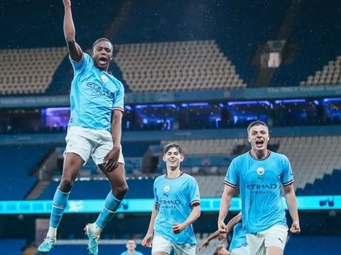 Đội trẻ Man City thống trị bóng đá Anh