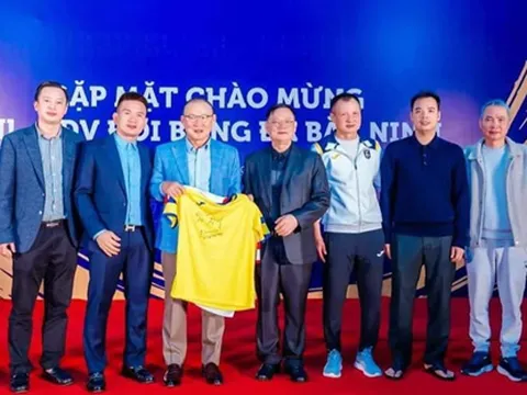 HLV Park Hang-seo chính thức có bến đỗ mới