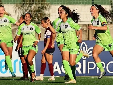 Huỳnh Như đá 74 phút trong chiến thắng của CLB nữ Lank