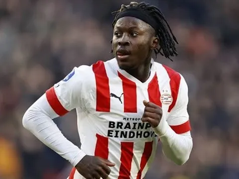 PSV ra giá cho Bakayoko
