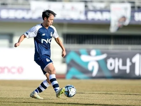 HLV Nam Định lên tiếng vụ "giải cứu" Văn Toàn