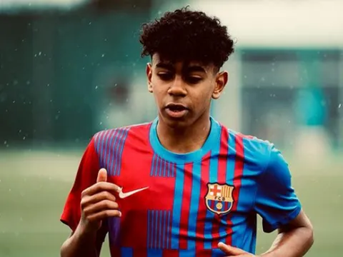 Barca muốn trói chặt thần đồng 15 tuổi của lò La Masia