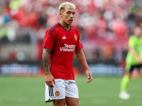 Yorke bênh vực Martinez, so sánh hậu vệ Man Utd với huyền thoại