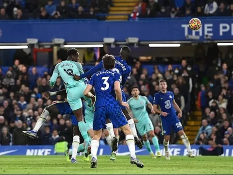 Chelsea có thể phải đầu hàng danh hiệu Premier League