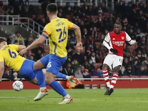 Bị hủy diệt, HLV Sunderland nói thẳng về đẳng cấp của Arsenal