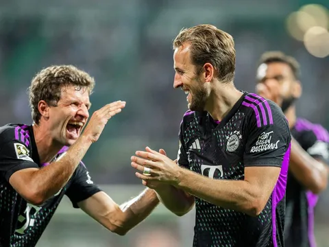 "Cậu ấy ghi 30 bàn, vô địch Bundesliga và C1, cậu ấy có thể giành QBV"
