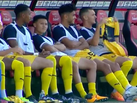 Quang Hải chật vật ở Pau FC: Về hay ở?