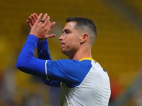 Ronaldo bị yêu cầu giải nghệ sau thất bại của Al Nassr