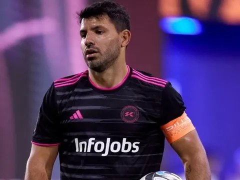 Aguero lập hat-trick rồi đá hỏng luân lưu khiến đội nhà thua trận