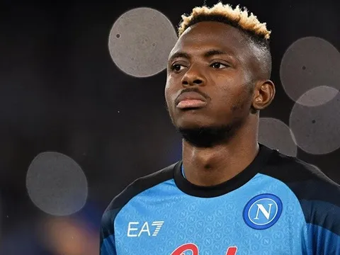 Victor Osimhen giá 180 triệu euro: Sự điên rồ của bóng đá