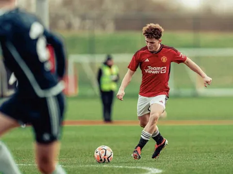Trẻ Man Utd quá 'bá đạo', hủy diệt cả giải đấu với 13/13 chiến thắng