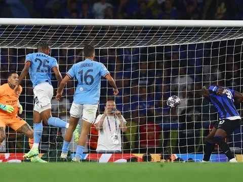 Di Canio dùng HLV Inzaghi để chỉ trích Lukaku