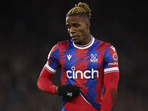 Zaha nhận đề nghị hấp dẫn để đối đầu Ronaldo