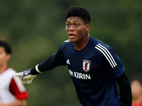 Zion Suzuki có gì đặc biệt để M.U theo đuổi?