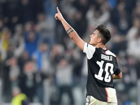 Fan Man Utd: "Bỏ qua cậu ấy, Ed Woodward thật ngốc nghếch"