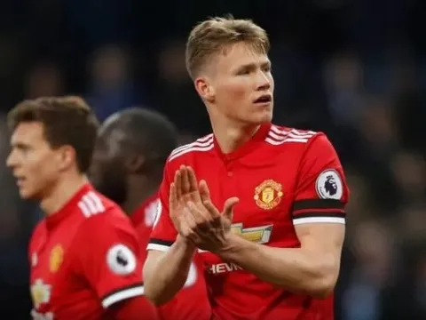 Fan Man Utd: "Solskjaer hãy xây dựng đội bóng xung quanh cậu ấy"