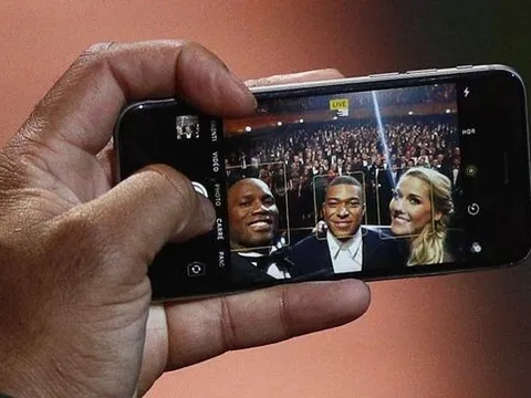 Từ chối Mbappe 10 năm trước, Drogba giờ mới thực hiện lời hứa của mình