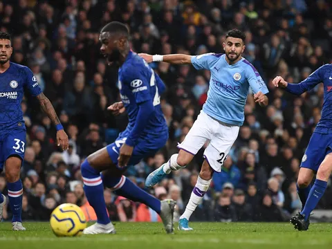 Paul Scholes: "2 cầu thủ đó phòng ngự ổn nhưng lo lắng khi có bóng"