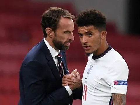 Southgate liệt kê 5 cầu thủ vượt trội hơn Jadon Sancho