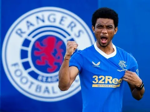 Sao trẻ M.U ghi bàn chớp nhoáng trận ra mắt, đồng đội mới nhận xét