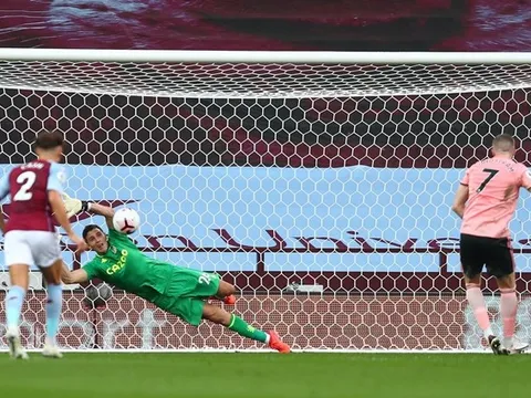 NHM Man Utd “phát điên” với pha cản phá penalty của Martinez