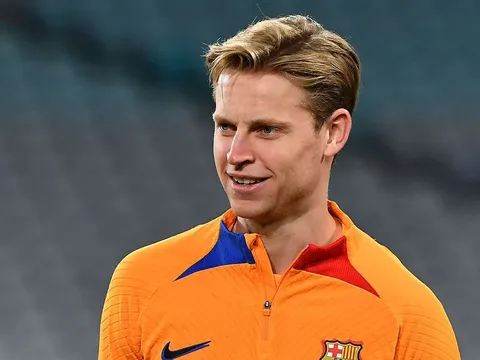 De Jong khiến M.U xấu hổ khi trắng tay rời Barca