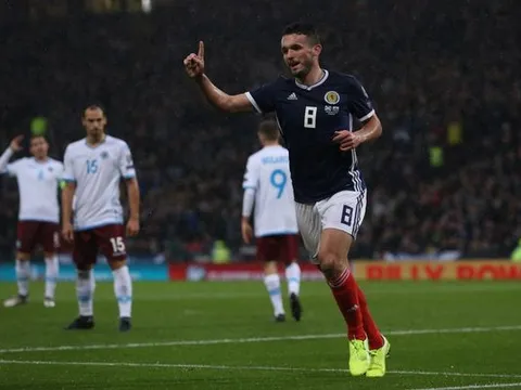 Fan Quỷ đỏ phát cuồng vì sao Aston Villa: "Hat-trick, siêu cầu thủ, thủ quân tương lai"