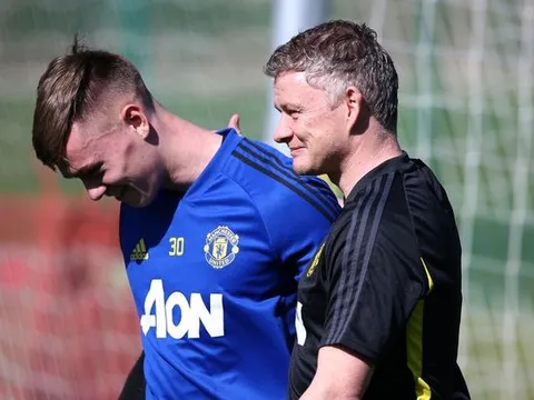 Chiến Arsenal, Man Utd bổ sung cái tên khá bất ngờ