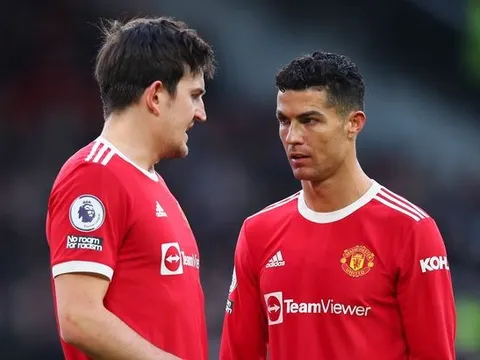 Giữa lùm xùm, Bruno đăng tải bức ảnh ngầm chọc ngoáy Maguire