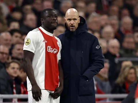Ten Hag gọi điện thuyết phục tiền đạo đến OTF thay Ronaldo