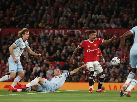 "Lingard đã ăn vạ"