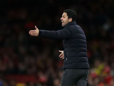 Ray Parlour đã đúng, đến lúc Arsenal dồn toàn lực cho 2 họng pháo EPL