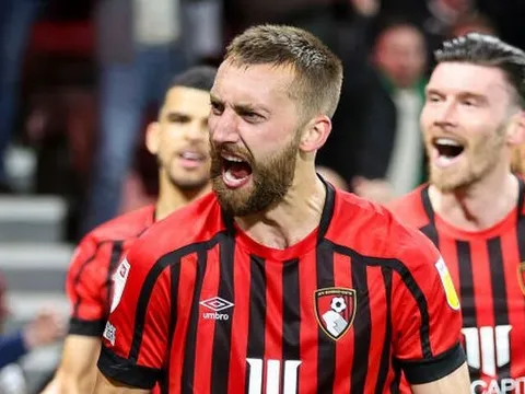 Sao Bournemouth bất ngờ khi Klopp nhắn tin chúc mừng lên hạng