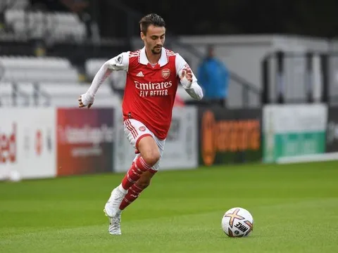Đá 45 phút, Fabio Vieira gây ấn tượng mạnh với NHM Arsenal