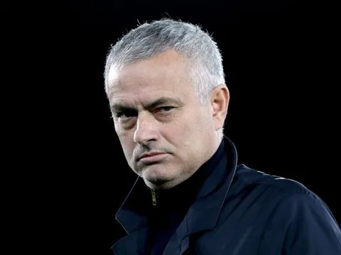 Châu Âu rung chuyển! Chủ tịch tuyên bố Mourinho đã chọn xong CLB