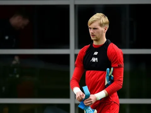 Sốc với thủ thành bắt chính cho Liverpool khi đấu Arsenal