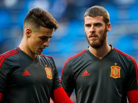 Fan Chelsea: "Man Utd giờ chắc đang khóc lóc"