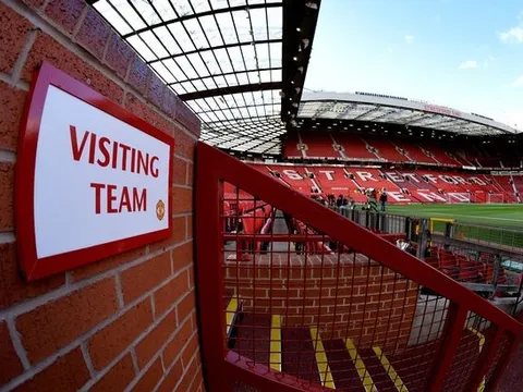 Ten Hag thay đổi phong thủy của sân Old Trafford