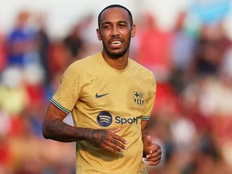 Chelsea tăng giá hỏi mua, Barca ra "tối hậu thư" với Aubameyang