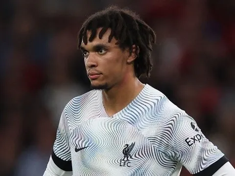 Southgate bị chỉ trích vì loại trụ cột Liverpool