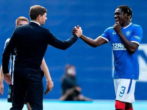 Martinez cập bến Manchester, Ajax nhắm được luôn người thay thế