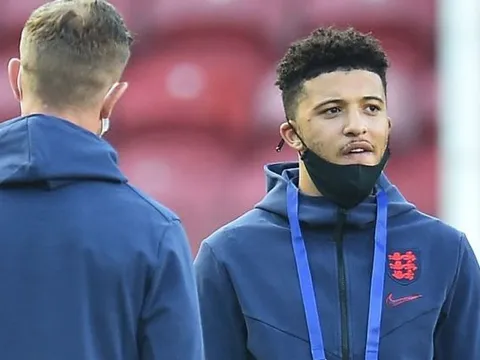 Người Anh đang khóc vì Jadon Sancho