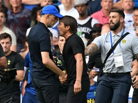 Phản ứng của Conte khi Tuchel bị sa thải