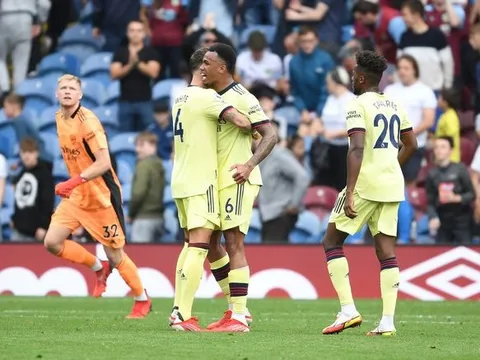Bản HĐ chất lừ từ chối CLB Premier League để gia nhập Arsenal