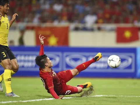 Truyền thông Malaysia: "Cậu ta nổi lên như người hùng ĐT Việt Nam"
