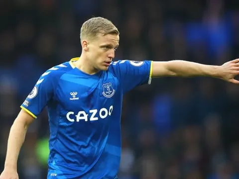 Van de Beek bị chỉ trích ở CLB mới