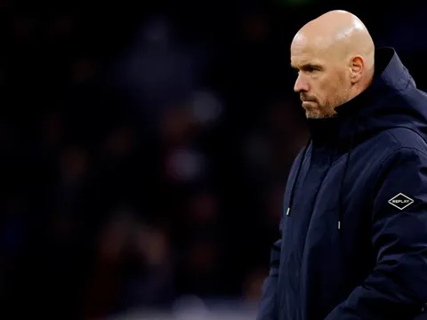 Ten Hag tức giận khi liên tục bị gặng hỏi về Quỷ đỏ