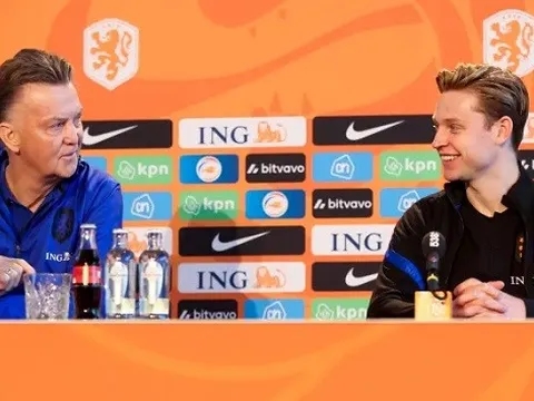 Van Gaal hết lời khen ngợi: "Chưa từng thấy trong 35 năm tôi làm HLV"