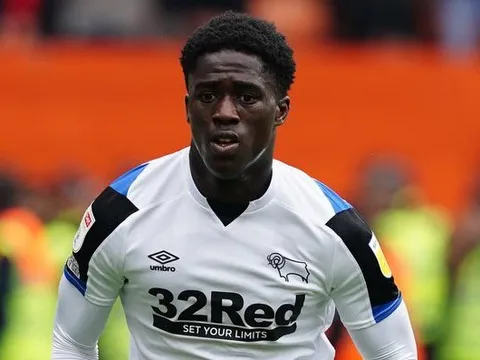 Bất ngờ với thương vụ M.U tăng tốc bên cạnh De Jong