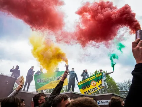 Nợ 495 triệu bảng, giám đốc M.U gửi thông điệp tới NHM